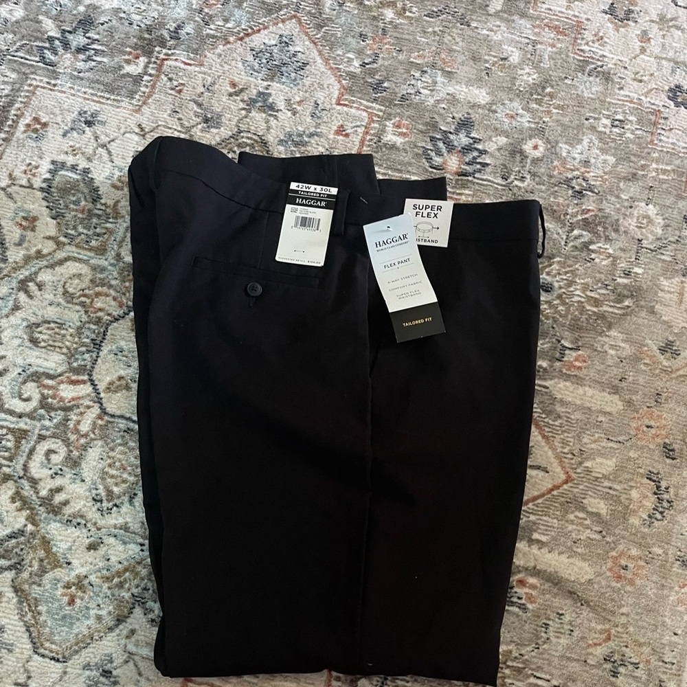 Haggar Men's Classic Black Chinos